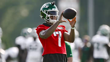 NY Jets quarterback Justin Fields