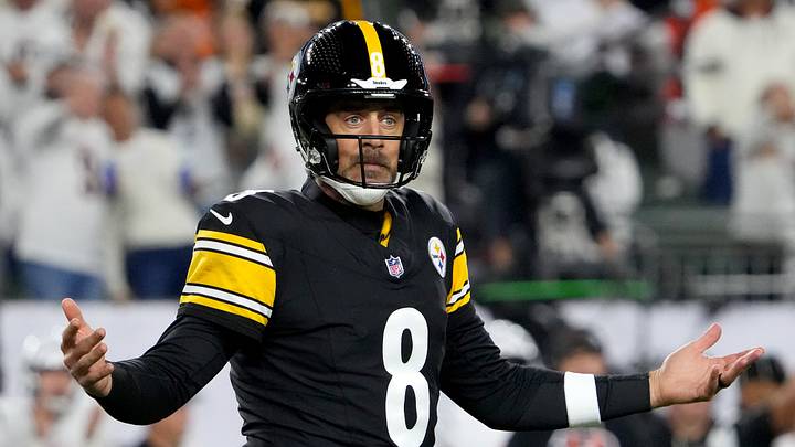 Pittsburgh Steelers quarterback Aaron Rodgers