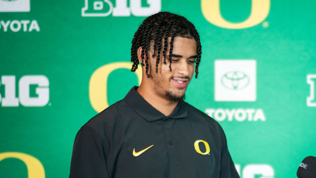 Oregon Ducks Dan Lanning Details Quarterback Dante Moore's 'Swagger