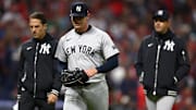 El relevista de los Yankees Ian Hamilton abandonó el Juego 3 contra Cleveland 