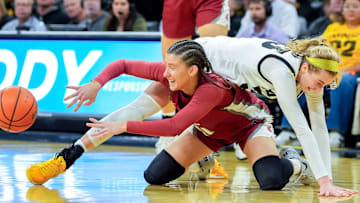 Astera Tuhina ran the floor for Washington State for three seasons. She officially signed with Oregon Wednesday.