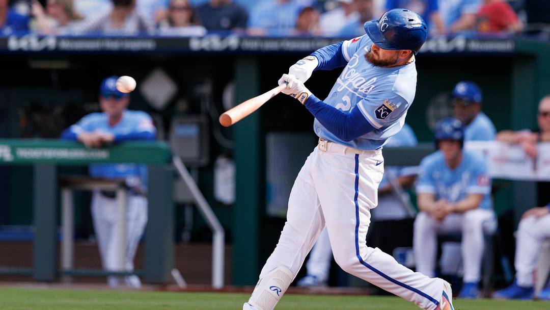 Sep 27, 2026; Kansas City, Missouri, USA; Kansas City Royals center fielder Kyle Isbel (28) gets a base hit during the sixth inning against the Cleveland Guardians at Kauffman Stadium. Mandatory Credit: William Purnell-Imagn Images Sep 27, 2026; Kansas City, Missouri, USA; Kansas City Royals center fielder Kyle Isbel (28) gets a base hit during the sixth inning against the Cleveland Guardians at Kauffman Stadium. Mandatory Credit: William Purnell-Imagn Images