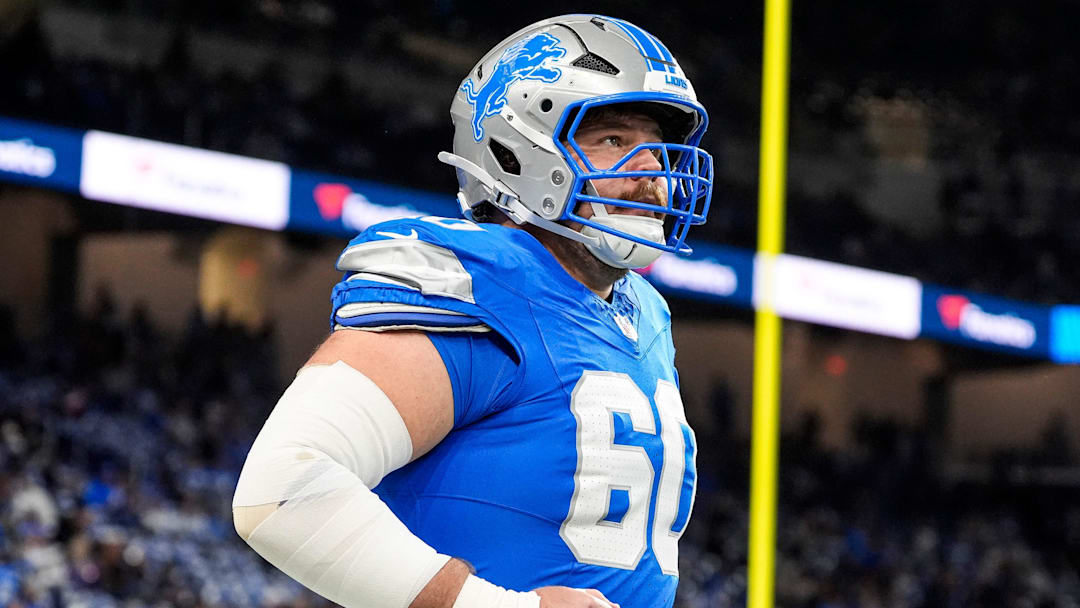 Detroit Lions guard Graham Glasgow (60) warms up ahead of the Minnesota Vikings game at Ford Field in Detroit on Sunday, November 2, 2025. Detroit Lions guard Graham Glasgow (60) warms up ahead of the Minnesota Vikings game at Ford Field in Detroit on Sunday, November 2, 2025.