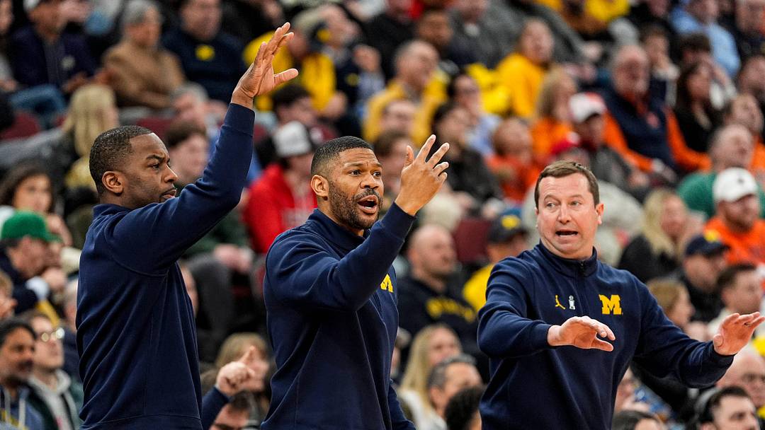 Michigan assistant coach Mike Boynton Jr. 