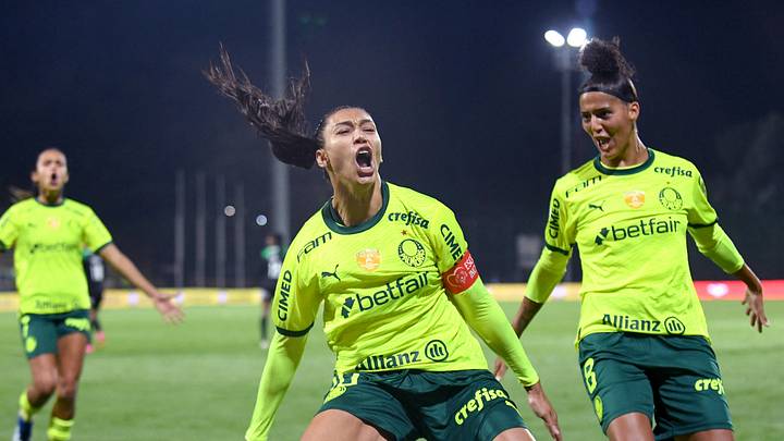 Palmeiras também cresce como referência no futebol feminino Palmeiras também cresce como referência no futebol feminino