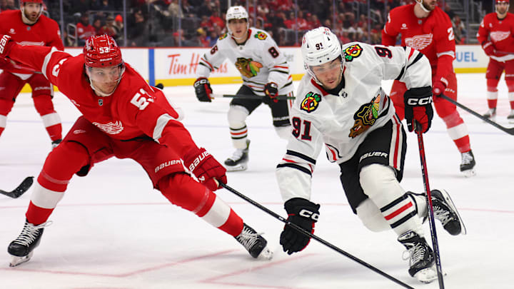 Chicago Blackhawks v Detroit Red Wings