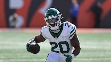 Oct 26, 2025; Cincinnati, Ohio, USA; New York Jets running back Breece Hall (20) runs with the ball during the second quarter against the Cincinnati Bengals at Paycor Stadium. 