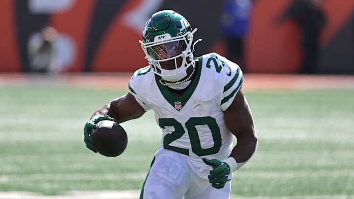 New York Jets running back Breece Hall was not moved at the 2025 NFL trade deadline. New York Jets running back Breece Hall was not moved at the 2025 NFL trade deadline.