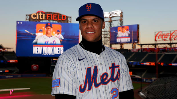 New York Mets right fielder Juan Soto poses for photos during a press conference at Citi Field. 
