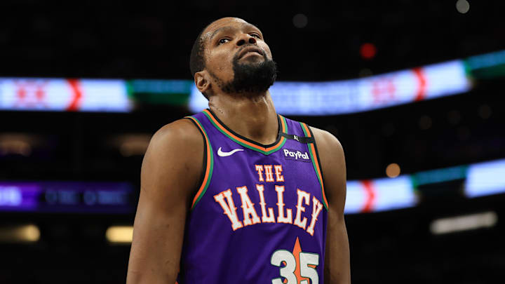Mar 14, 2025; Phoenix, Arizona, USA; Phoenix Suns forward Kevin Durant (35) reacts against the Sacramento Kings at Footprint Center. Mandatory Credit: Mark J. Rebilas-Imagn Images Mar 14, 2025; Phoenix, Arizona, USA; Phoenix Suns forward Kevin Durant (35) reacts against the Sacramento Kings at Footprint Center. Mandatory Credit: Mark J. Rebilas-Imagn Images