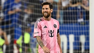 Lionel Messi está cogitando trocar de liga nos próximos meses