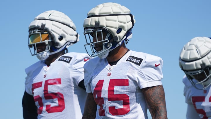 New York Giants - linebacker Tomon Fox