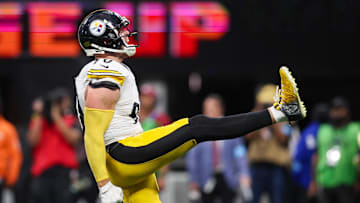 Sep 8, 2024; Atlanta, Georgia, USA; Pittsburgh Steelers linebacker T.J. Watt (90) celebrate after a sack against the Atlanta Falcons in the fourth quarter at Mercedes-Benz Stadium. Mandatory Credit: Brett Davis-Imagn Images