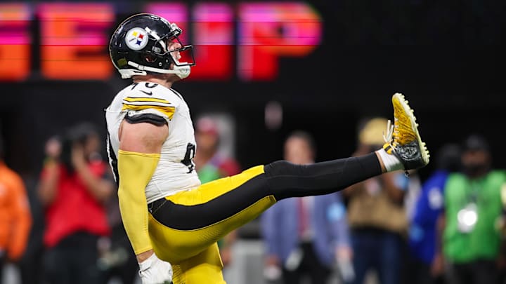 Sep 8, 2024; Atlanta, Georgia, USA; Pittsburgh Steelers linebacker T.J. Watt (90) celebrate after a sack against the Atlanta Falcons in the fourth quarter at Mercedes-Benz Stadium. Mandatory Credit: Brett Davis-Imagn Images