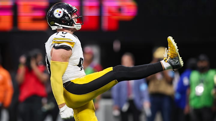 Sep 8, 2024; Atlanta, Georgia, USA; Pittsburgh Steelers linebacker T.J. Watt (90) celebrate after a sack against the Atlanta Falcons in the fourth quarter at Mercedes-Benz Stadium. 