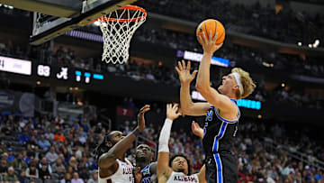 Brigham Young Cougars forward Richie Saunders (15) 