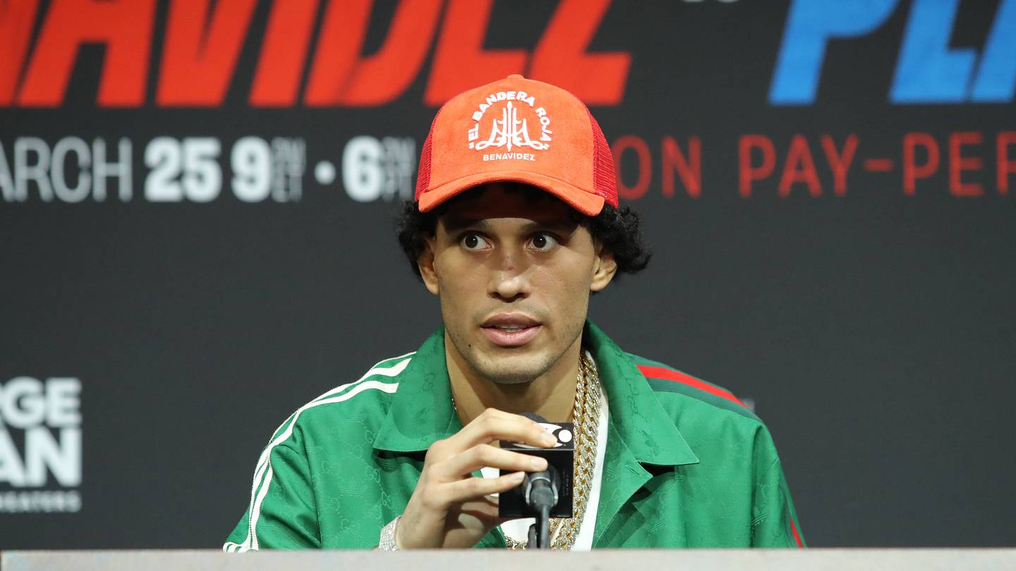 David Benavidez Calls Out Canelo Alvarez For Terence Crawford Fight Choice