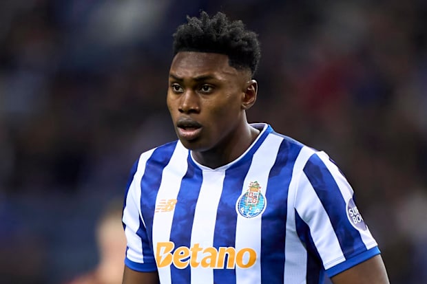 Samu Aghehowa in action for Porto.