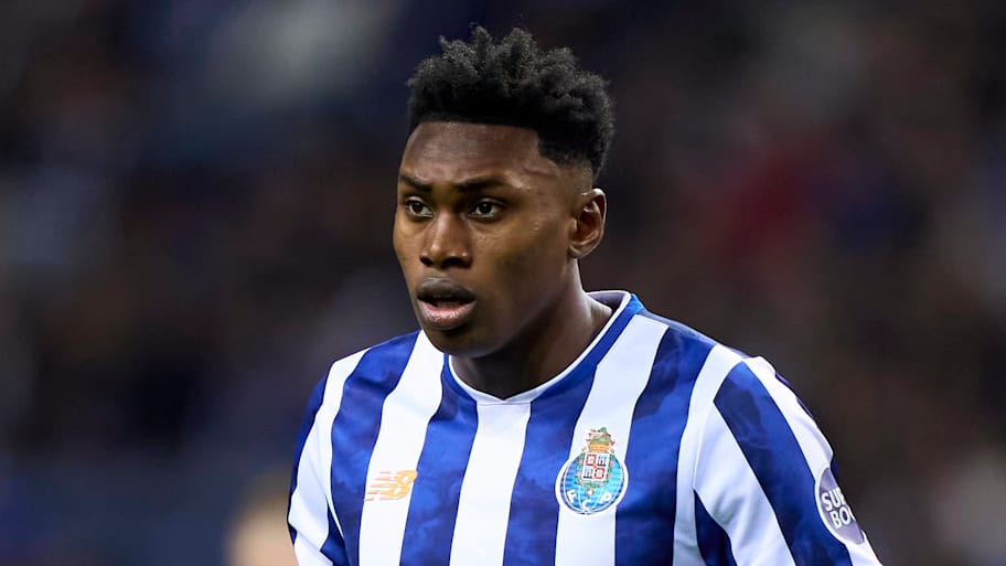 Samu Aghehowa in action for Porto.