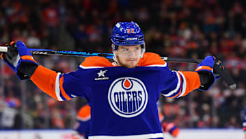 Tampa Bay Lightning v Edmonton Oilers