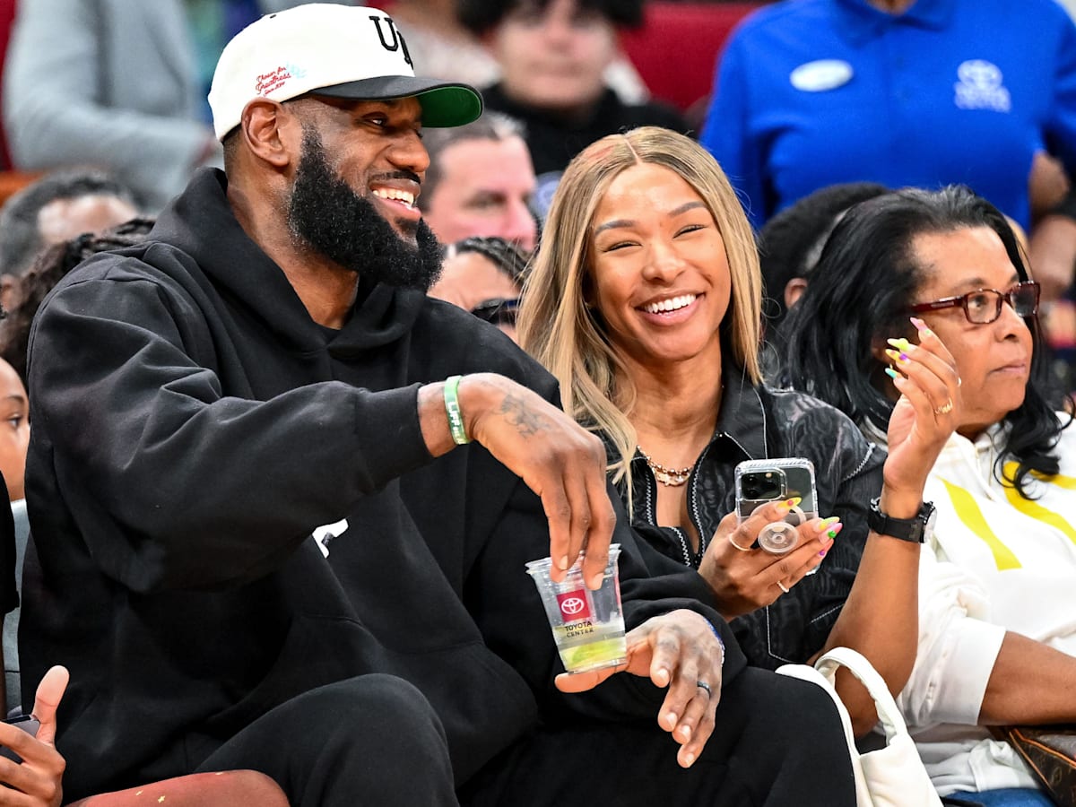 LeBron James Wife Savannah Was Against His Return to Cleveland Cavaliers