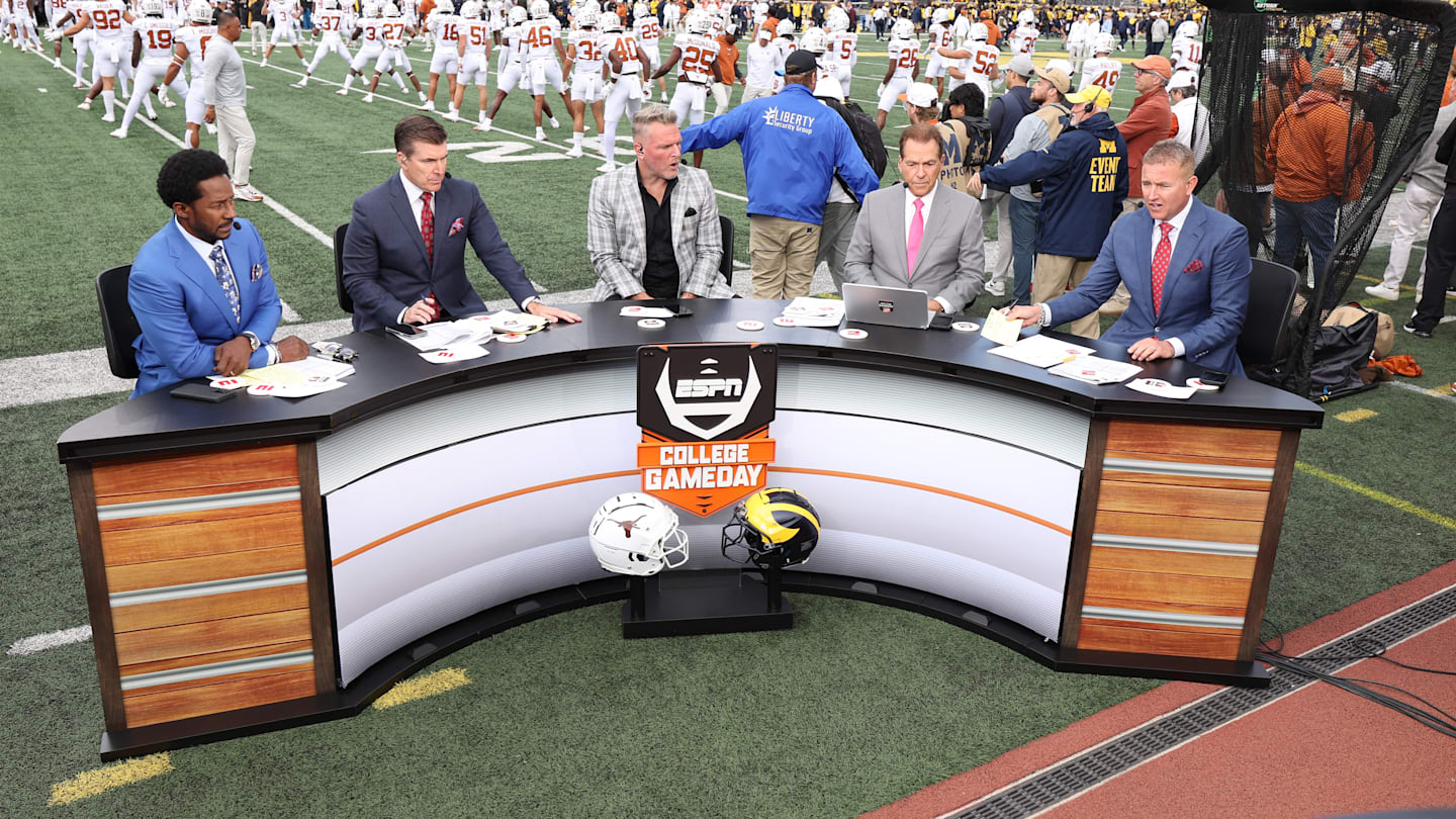 Fans go ballistic over ESPN's celebrity picker for College GameDay Week