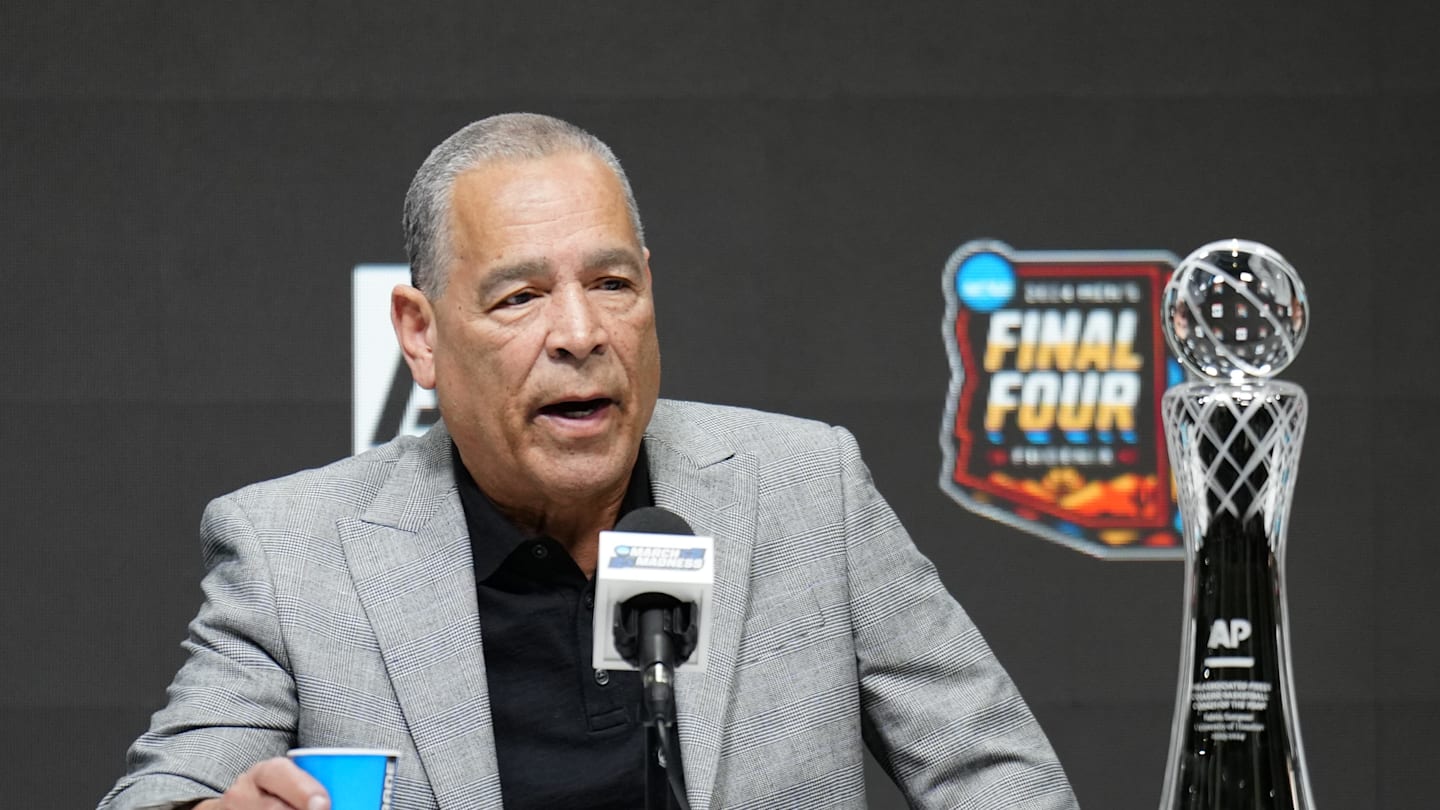 Houston's Basketball Coach Tackles NIL With Focus on Financial Literacy