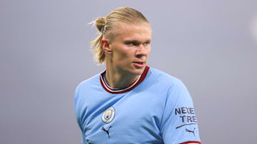 Com Haaland em campo, o Manchester City encara o Leeds no Elland Road. 