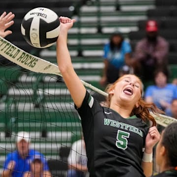 Westfield setter Kenna Robinson (5) attempts to bump the ball over the net in a match against Hamilton Southeastern on Sept. 17. The Shamrocks are 23-1 entering the final two weeks of October and No. 24 in the High School on SI Top 25 Girls Volleyball National Rankings.