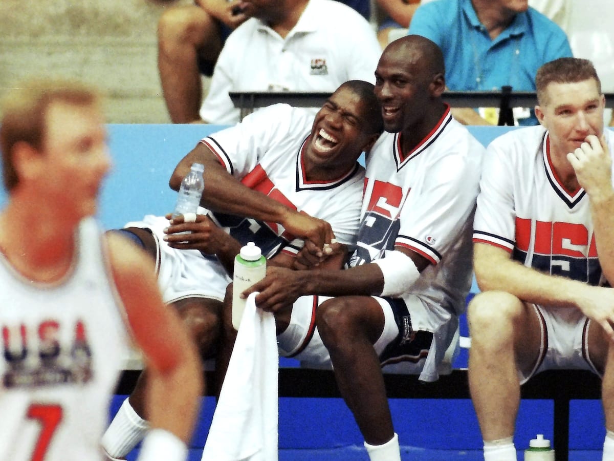 Lần đó Magic Johnson đã ám chỉ một cách hài hước rằng Michael Jordan đã có trọng tài thuận lợi