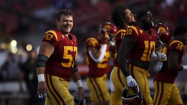 USC OL Justin Dedic