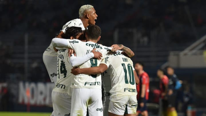 Palmeiras foi letal no segundo tempo e praticamente 'matou' a eliminatória contra o Cerro Porteño