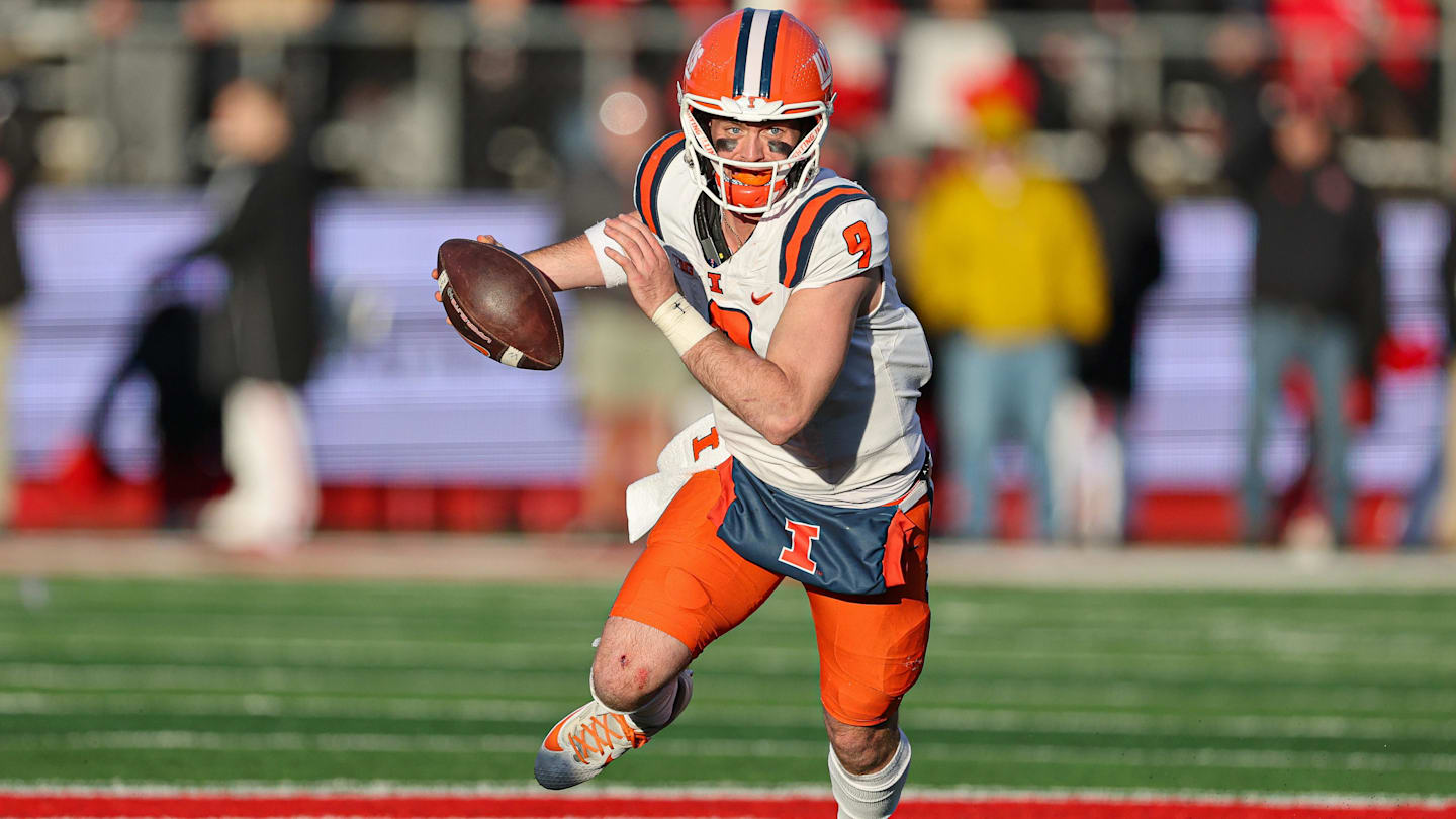 Luke Altmyer Announces Return to Illinois Football for 2025 Season