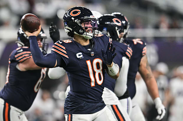 Chicago Bears QB Caleb Williams throws a pass against the Minnesota Vikings.