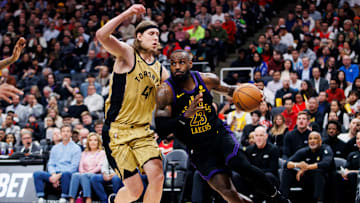 Los Angeles Lakers con LeBron James visitan a los Toronto Raptors