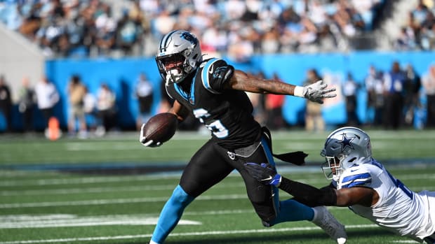 Carolina Panthers running back Miles Sanders (6) with the ball vs. Cowboys. Credit: Bob Donnan-USA TODAY Sports