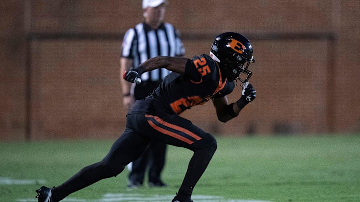 Ensworth's Justin Hopkins (25) goes in motion against Lipscomb Academy' during their game at Ensworth High School in Nashville, Tenn., Friday, Sept. 20, 2024.