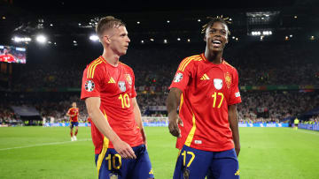 Nico Williams (r.) und Dani Olmo