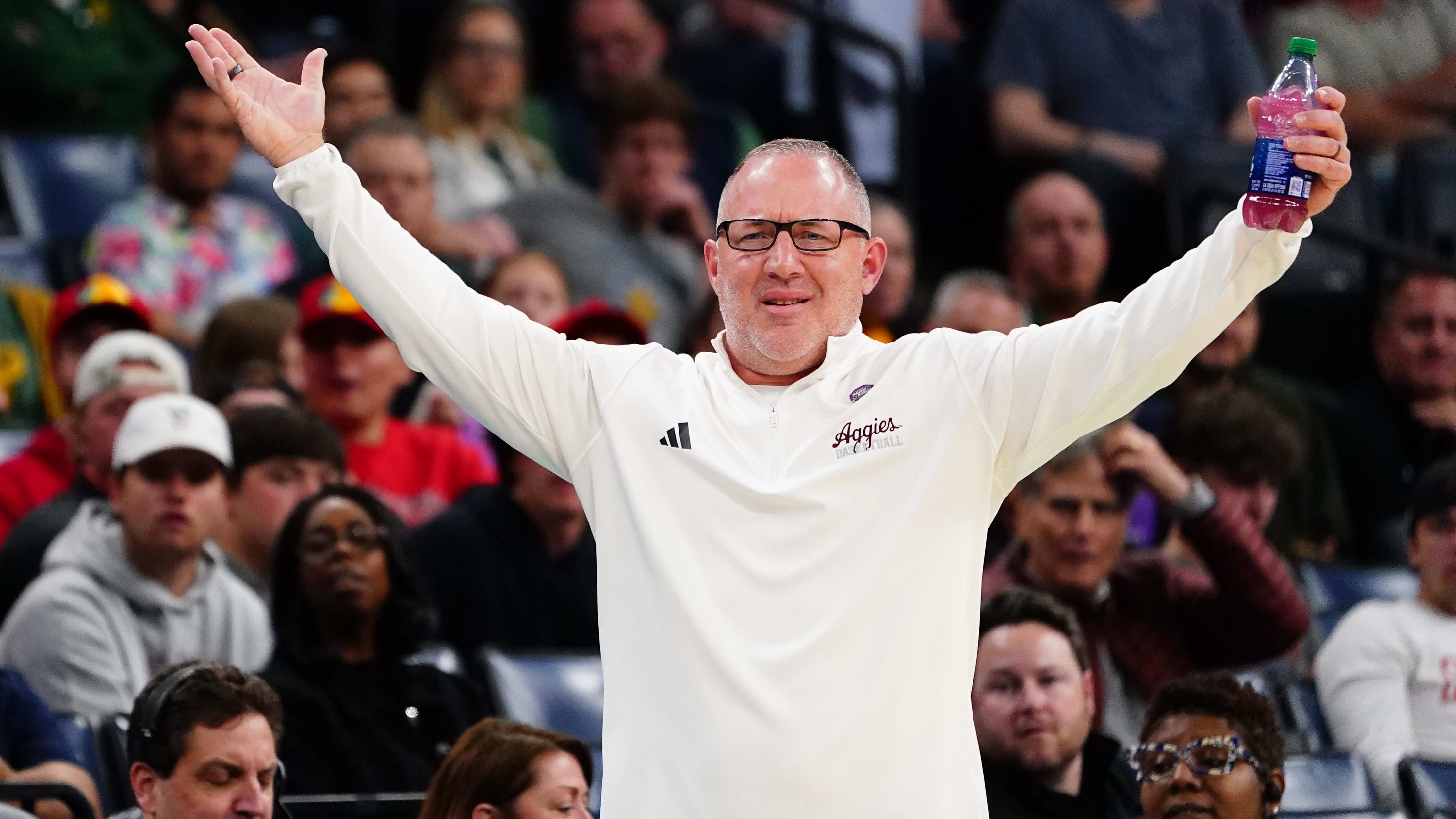 Texas A&M coach Buzz Williams reacts in the first half against Houston. 