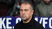 Hansi Flick terá problemas na escalação do Barcelona contra o Osasuna
