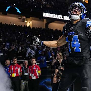 Detroit Lions wide receiver Amon-Ra St. Brown (14) runs onto the field for first half against Tampa Bay Buccaneers at Ford Field in Detroit on Monday, Oct. 20, 2025.