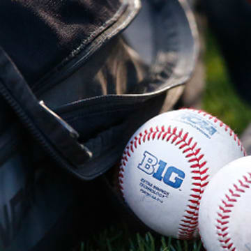 Division III Pacific Lutheran downed Washington, a Big Ten team, 3–1 Wednesday.