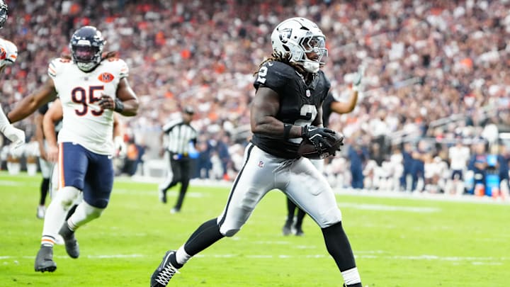 Sep 28, 2025; Paradise, Nevada, USA; Las Vegas Raiders running back Ashton Jeanty (2) runs the ball for a touchdown during the second half against the Chicago Bears at Allegiant Stadium. Mandatory Credit: Stephen R. Sylvanie-Imagn Images Sep 28, 2025; Paradise, Nevada, USA; Las Vegas Raiders running back Ashton Jeanty (2) runs the ball for a touchdown during the second half against the Chicago Bears at Allegiant Stadium. Mandatory Credit: Stephen R. Sylvanie-Imagn Images