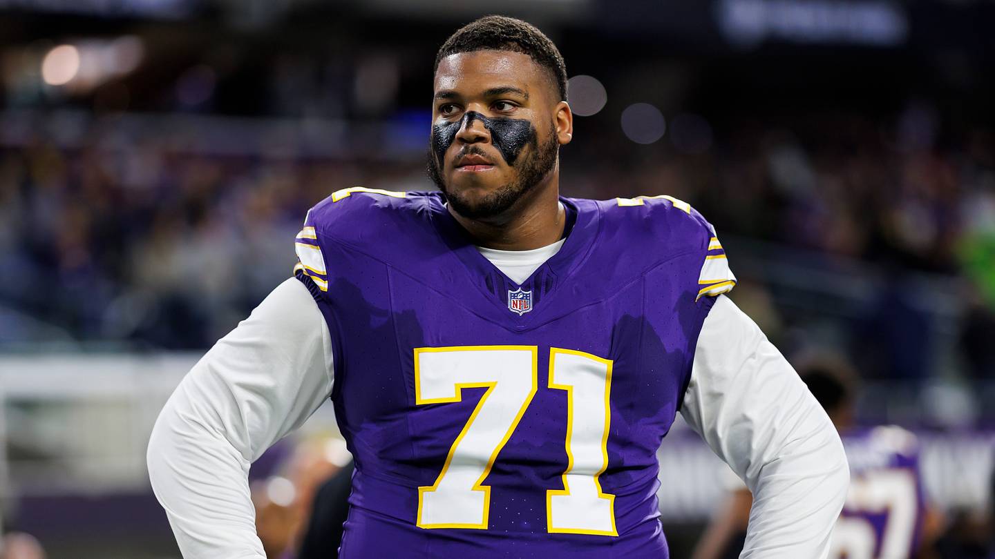 'Holy F**k': Christian Darrisaw has epic reaction to rookie in Vikings OTAs - Vimarsana News