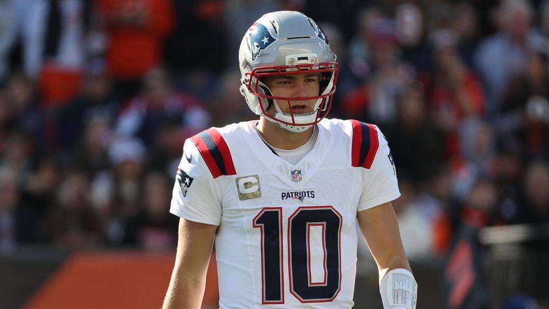 Nov 23, 2025; Cincinnati, Ohio, USA; New England Patriots quarterback Drake Maye (10) during the first half against the Cincinnati Bengals at Paycor Stadium. Mandatory Credit: Joseph Maiorana-Imagn Images