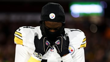 Pittsburgh Steelers v Cleveland Browns