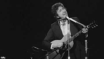 Bob Dylan Performing