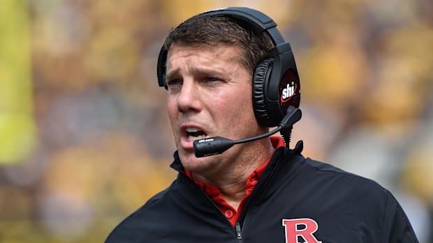 Chris Ash as Rutgers head coach in 2019 at Iowa 