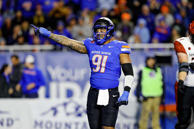 Boise State Broncos defensive end Ahmed Hassanein reacts during the second half against the San Diego State Aztecs.