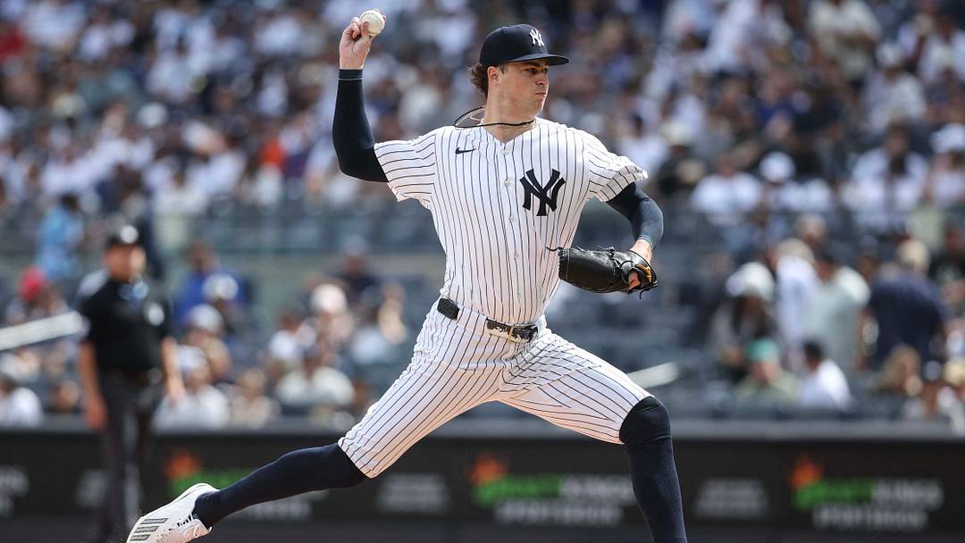 Sep 13, 2026; Bronx, New York, USA; New York Yankees starting pitcher Cam Schlittler (31) pitches in the first inning against the New York Mets at Yankee Stadium. Mandatory Credit: Wendell Cruz-Imagn Images Sep 13, 2026; Bronx, New York, USA; New York Yankees starting pitcher Cam Schlittler (31) pitches in the first inning against the New York Mets at Yankee Stadium. Mandatory Credit: Wendell Cruz-Imagn Images